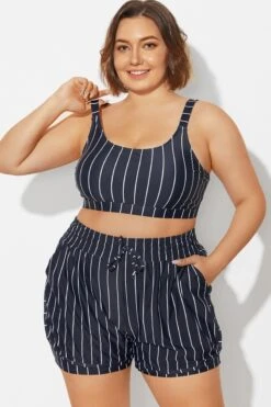 Plus Size Black ＆ White Pinstripe Bikini Top