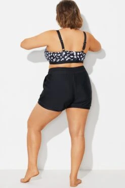 Plus Size Black Mid Waist Women Shorts -Maraluxe Swimwear Shop b debt065002 2