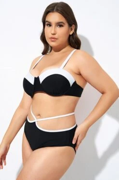 Black And White Sweetheart Neckline Underwire Bikini Top 13 Black And White Sweetheart Neckline Underwire Bikini Top -Maraluxe Swimwear Shop dsc07511