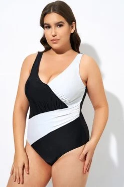 Black And White Plunge V-neckline One Piece Swimsuit -Maraluxe Swimwear Shop dsc08062